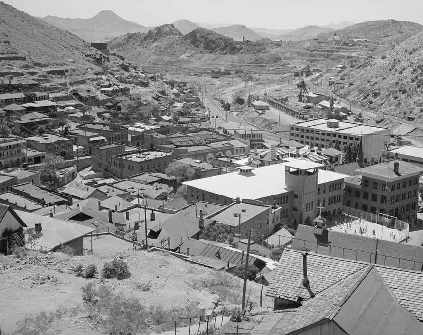 Bisbee seen from above in 1940, filling the canyon below bare hills